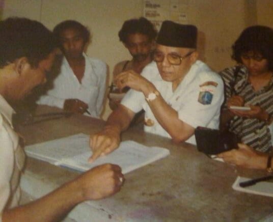 Gubernur DKI Jakarta Wiyogo Atmodarminto saat berkunjung di berbagai Kelurahan dalam rangka sosialisasi program BMW