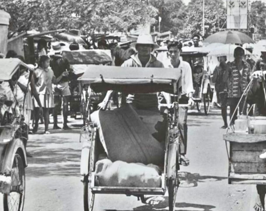 Becak saat masih menjadi transportasi andalan warga DKI Jakarta